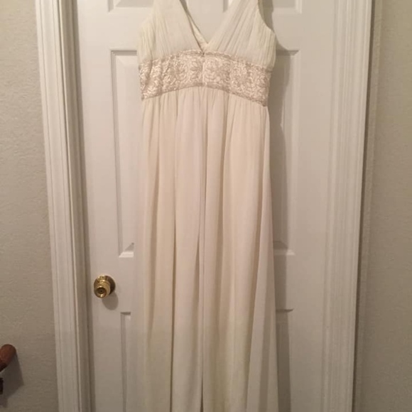 Ivory Formal Dress Gown - Picture 2 of 8